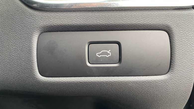 Volvo XC60 2.0 B5P Ultra Dark 5dr AWD Geartronic Petrol Estate